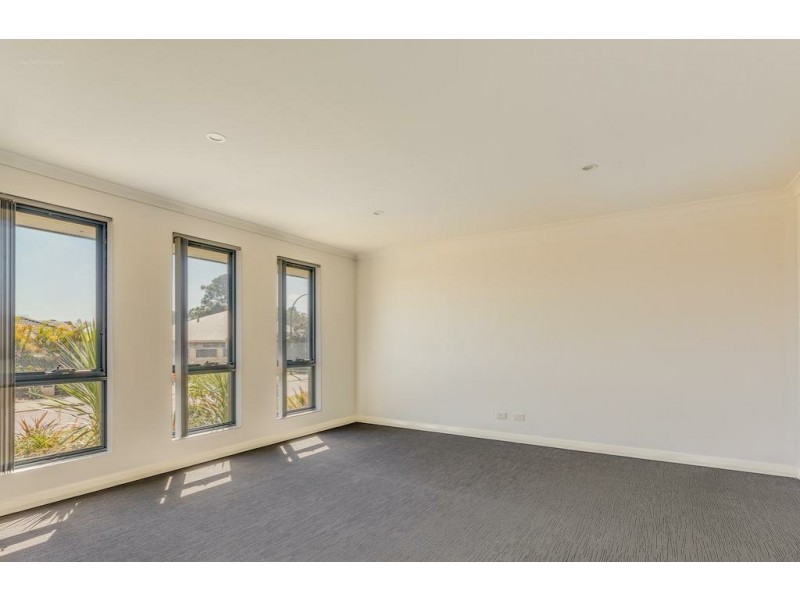 38 Benalla Crescent, Byford WA 6122