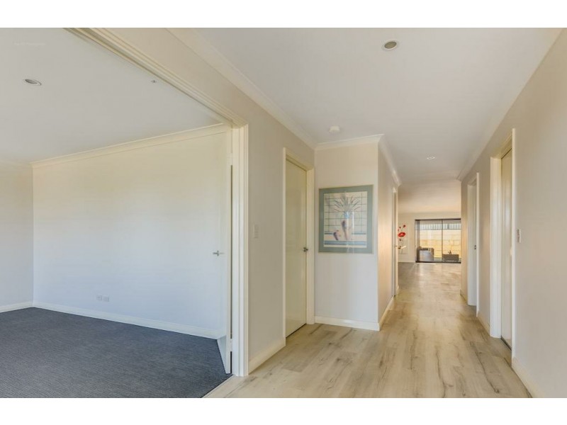 38 Benalla Crescent, Byford WA 6122