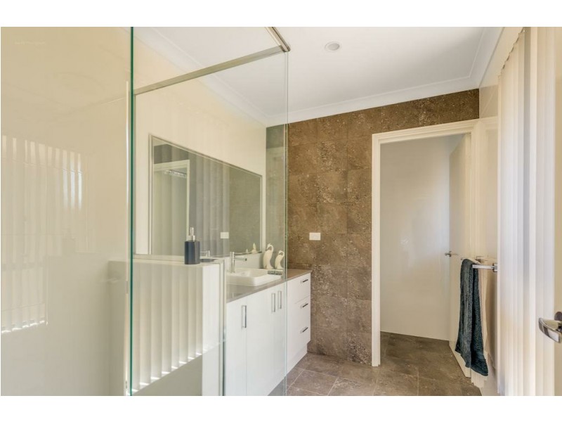 38 Benalla Crescent, Byford WA 6122
