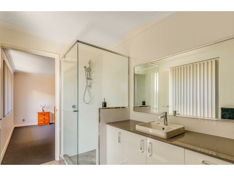 38 Benalla Crescent, Byford WA 6122