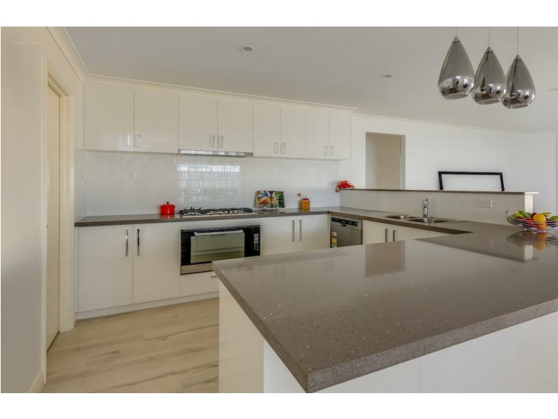 38 Benalla Crescent, Byford WA 6122