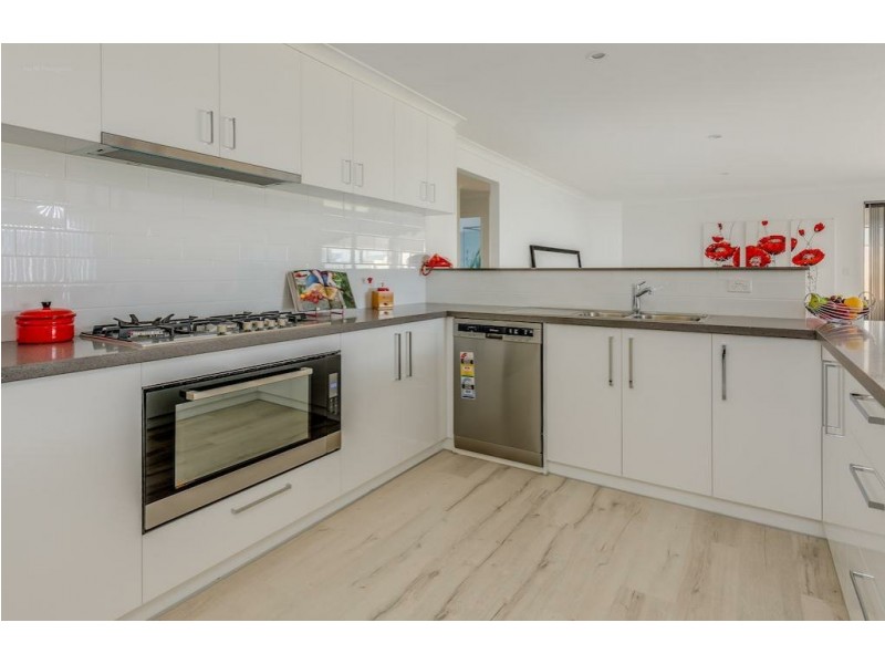 38 Benalla Crescent, Byford WA 6122