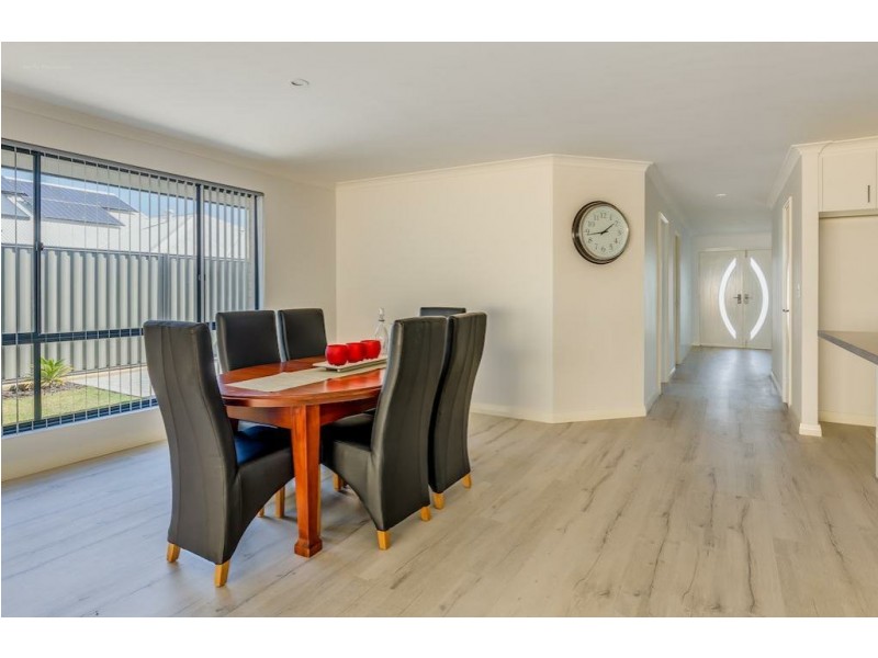 38 Benalla Crescent, Byford WA 6122