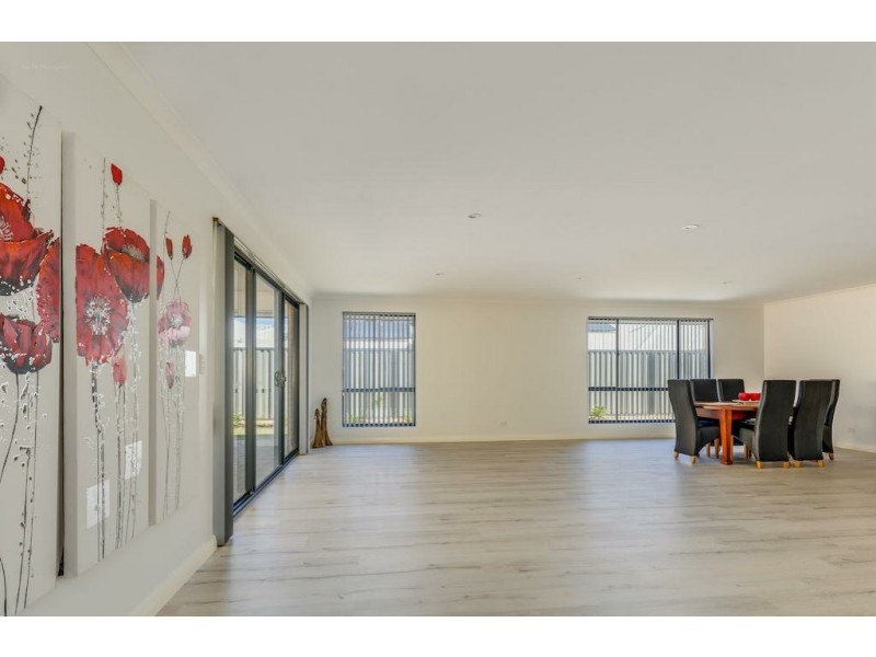38 Benalla Crescent, Byford WA 6122