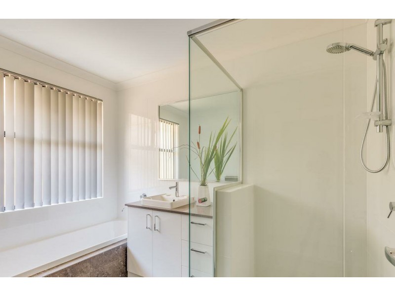 38 Benalla Crescent, Byford WA 6122