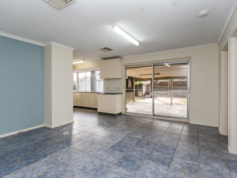 11 Warrina Place, Armadale WA 6112