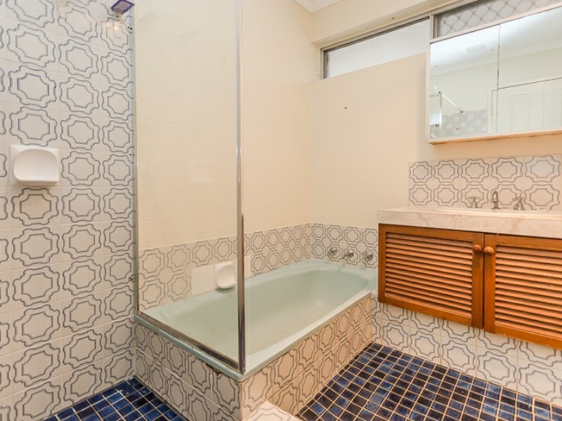11 Warrina Place, Armadale WA 6112