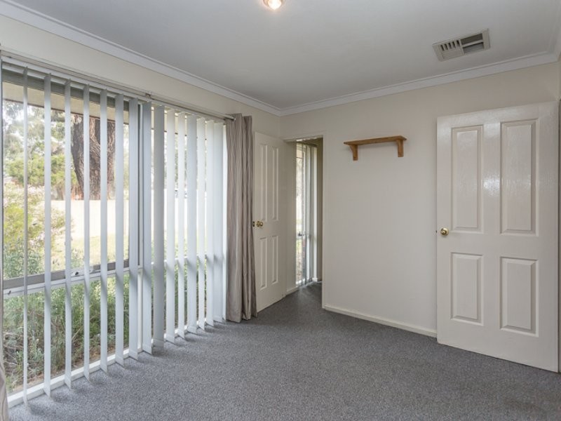 11 Warrina Place, Armadale WA 6112