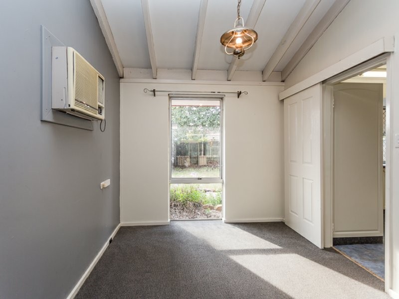 11 Warrina Place, Armadale WA 6112