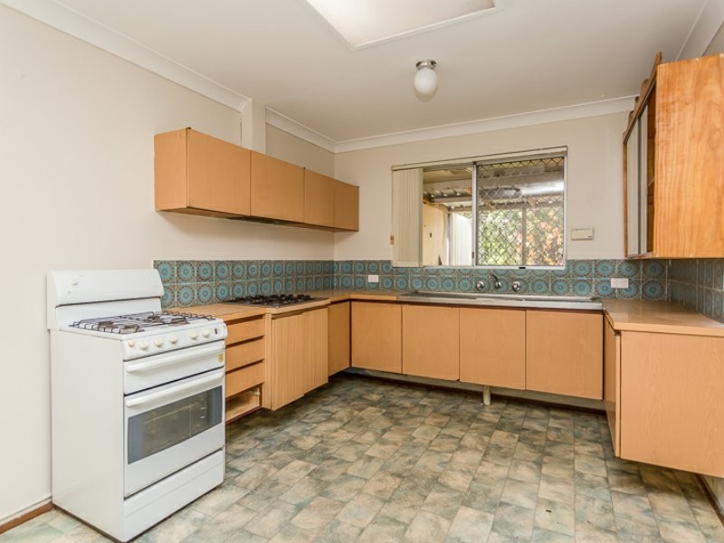 2B Cressida Way, Camillo WA 6111