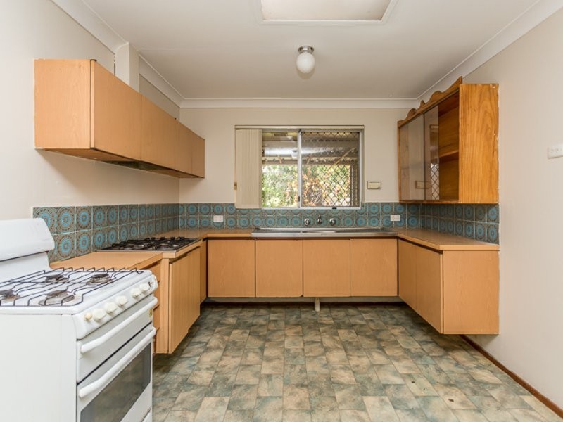 2B Cressida Way, Camillo WA 6111