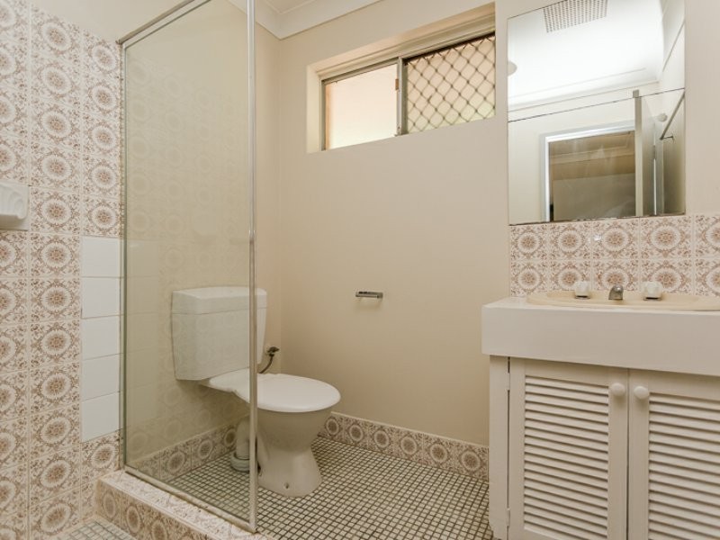 2B Cressida Way, Camillo WA 6111