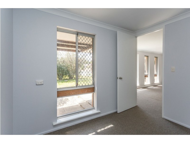 5 Peel Court, Armadale WA 6112