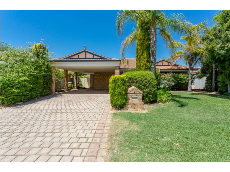 4 Naylor Close, Atwell WA 6164