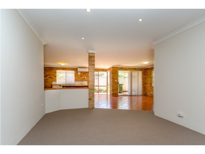 4 Naylor Close, Atwell WA 6164