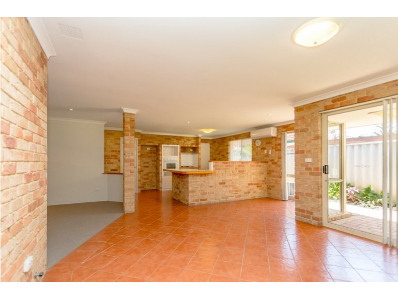 4 Naylor Close, Atwell WA 6164