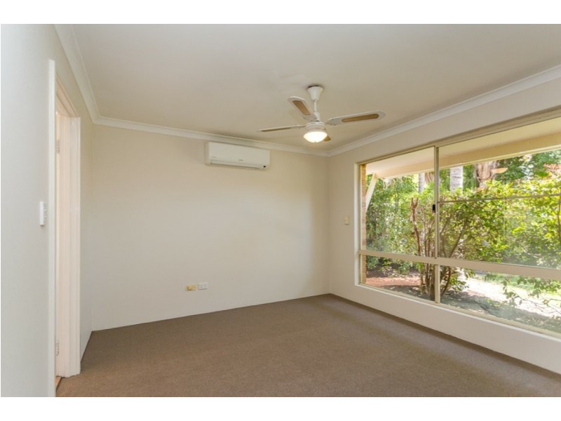 4 Naylor Close, Atwell WA 6164