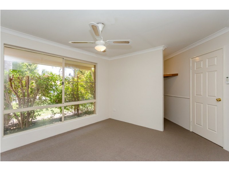 4 Naylor Close, Atwell WA 6164