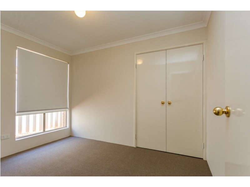 4 Naylor Close, Atwell WA 6164