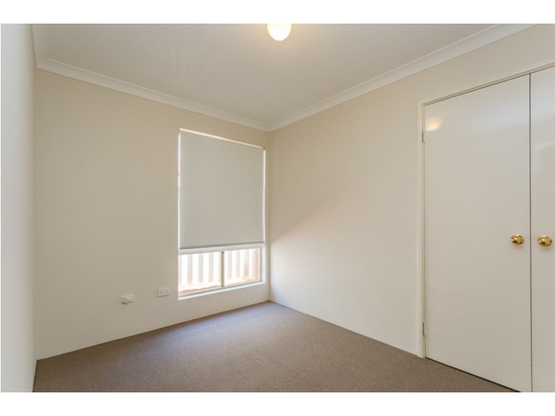 4 Naylor Close, Atwell WA 6164