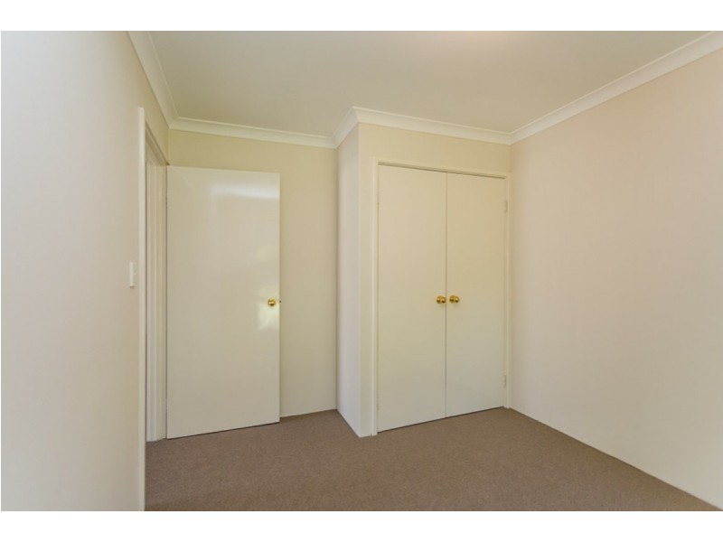 4 Naylor Close, Atwell WA 6164