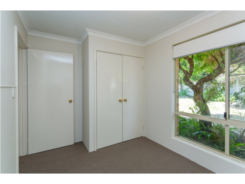 4 Naylor Close, Atwell WA 6164