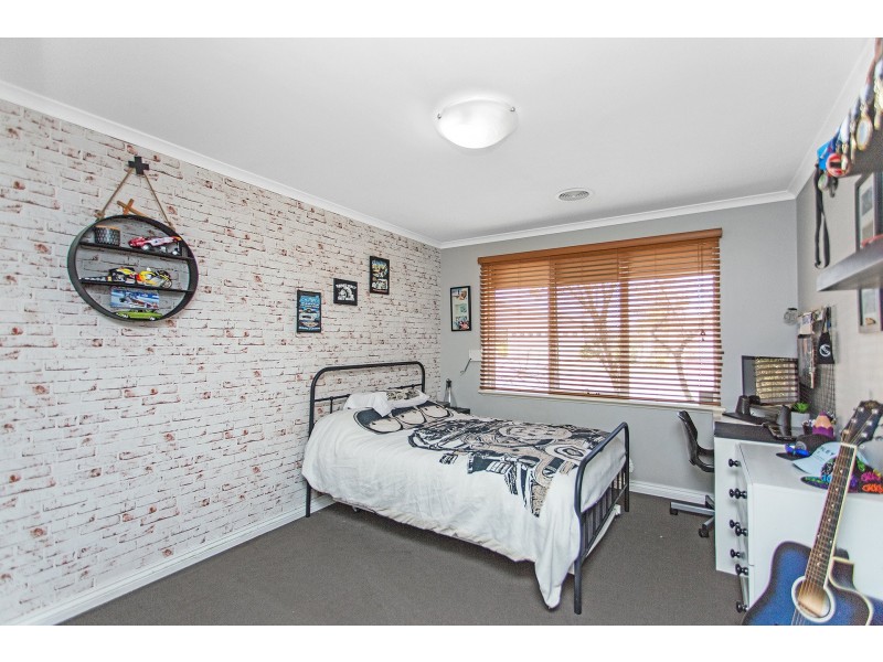 32 Avon Crescent, Atwell WA 6164