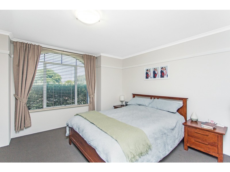 32 Avon Crescent, Atwell WA 6164