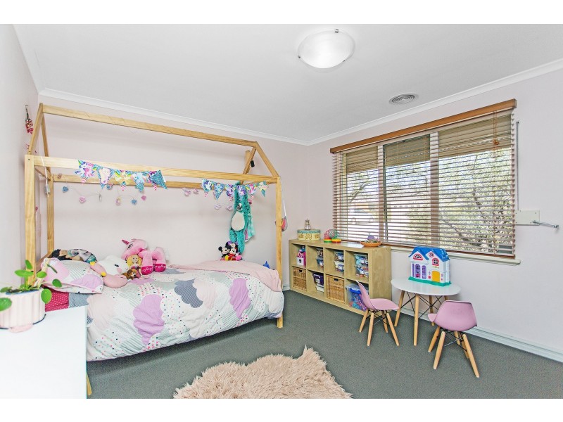 32 Avon Crescent, Atwell WA 6164