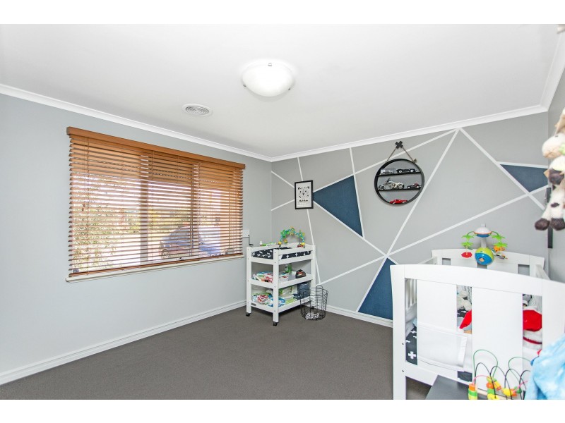 32 Avon Crescent, Atwell WA 6164