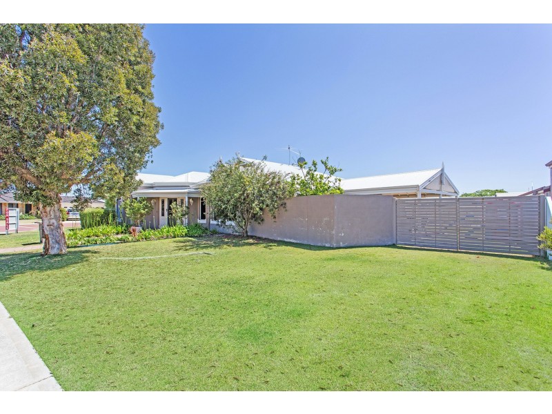 32 Avon Crescent, Atwell WA 6164