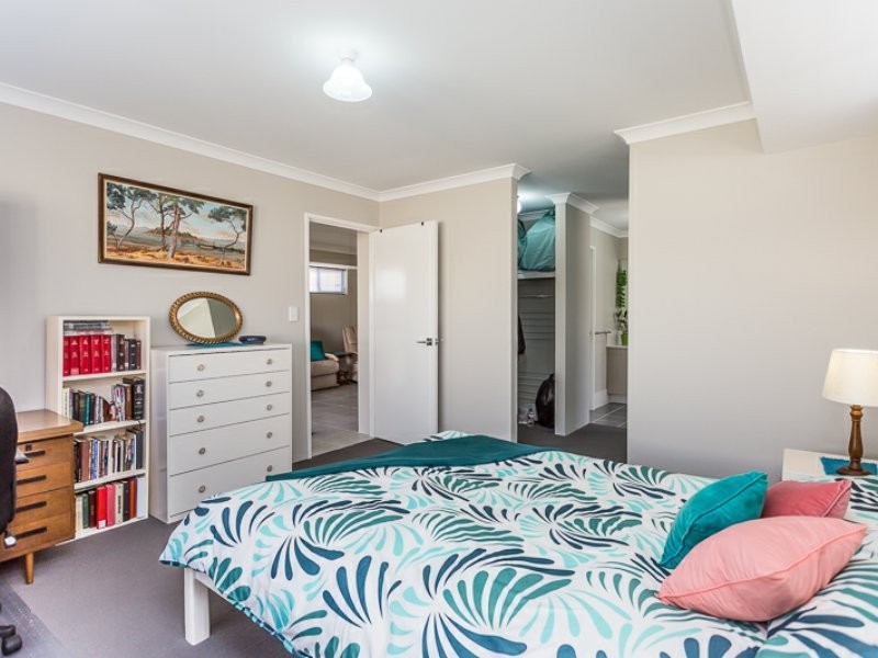 5 Fairfax Street, Hilbert WA 6112