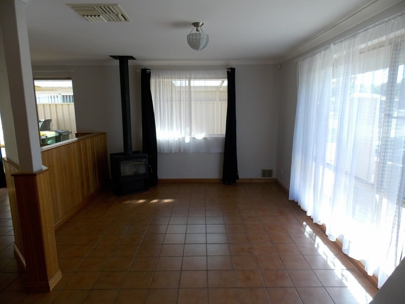 7B Herbert Court, Brookdale WA 6112