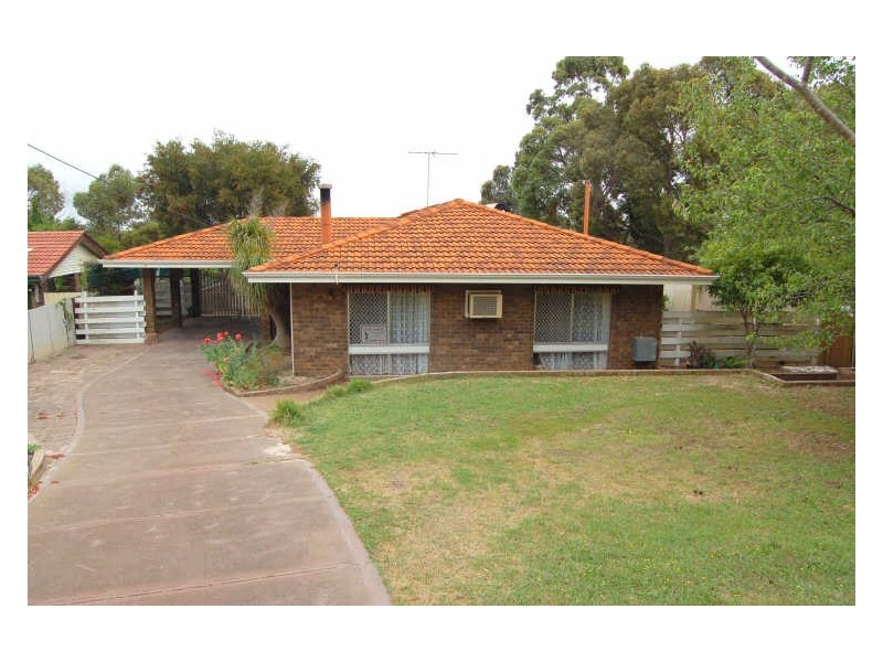 35 Harrison Road, Mount Richon WA 6112