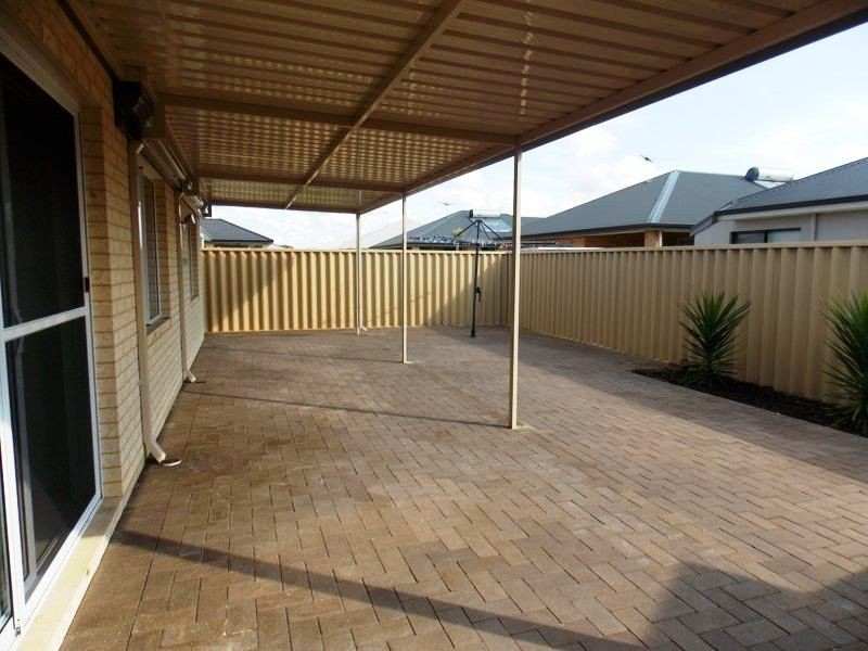 4 Blossom Chase, Aubin Grove WA 6164