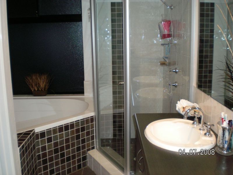 4 Alexander Drive, Darling Downs WA 6122