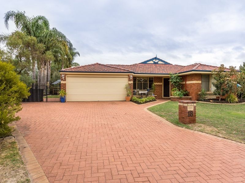 18 Paradise Grove, Atwell WA 6164