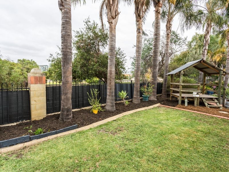 18 Paradise Grove, Atwell WA 6164