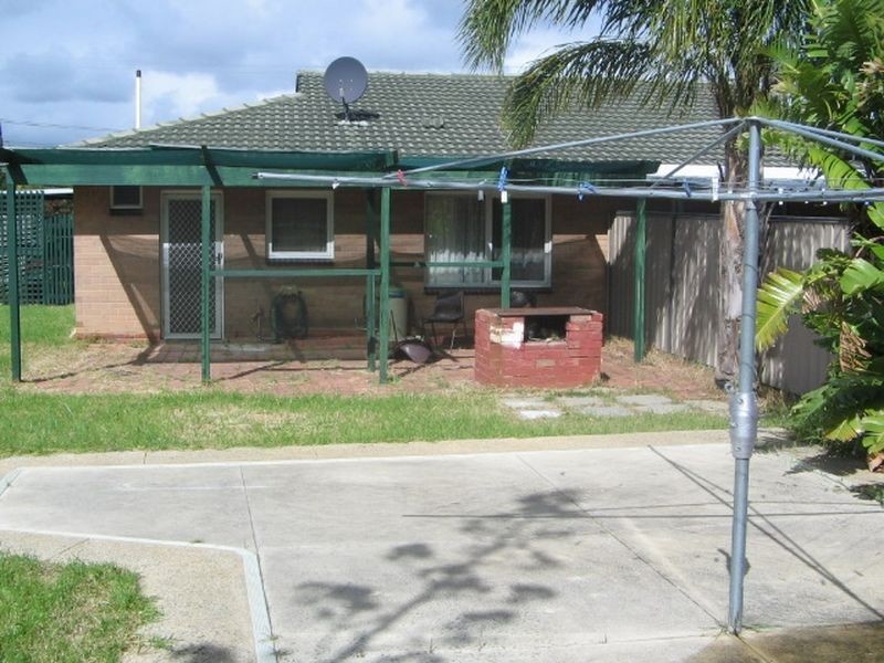 2/17 Grealis Street, Armadale WA 6112