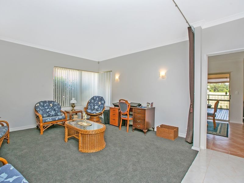 8 Woodlands Way, Jandakot WA 6164