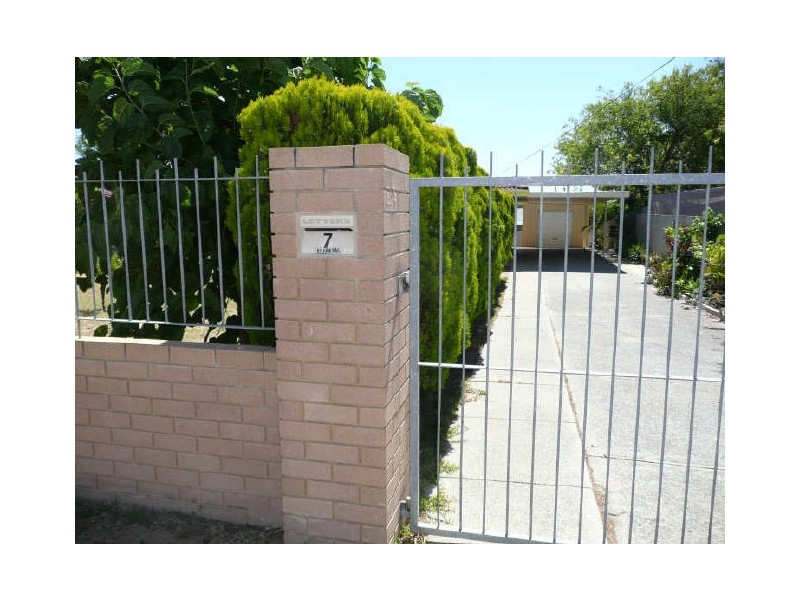 7 Helena Place, Hamilton Hill WA 6163