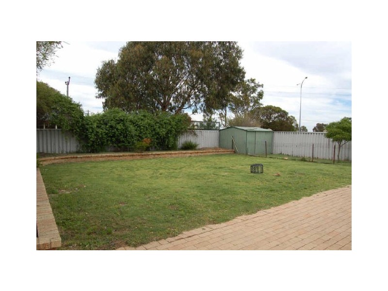 67 Riverside Lane, Seville Grove WA 6112