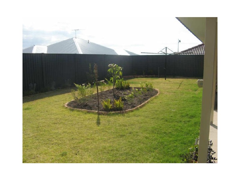 13 Quinine Crescent, Byford WA 6122