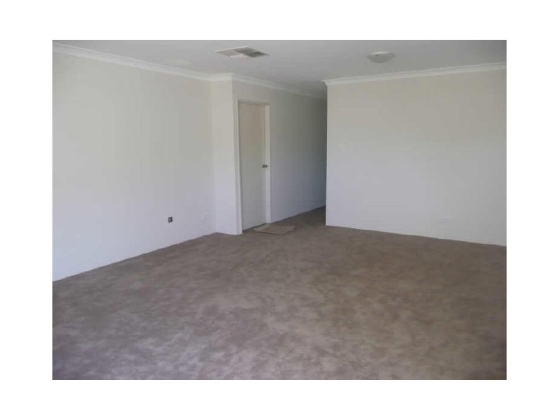 6/11 Clarence Road, Armadale WA 6112
