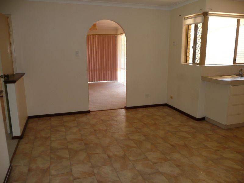 11 Hoking Place, Coogee WA 6166