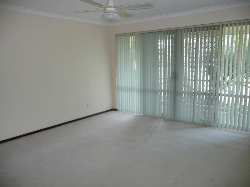 11 Hoking Place, Coogee WA 6166