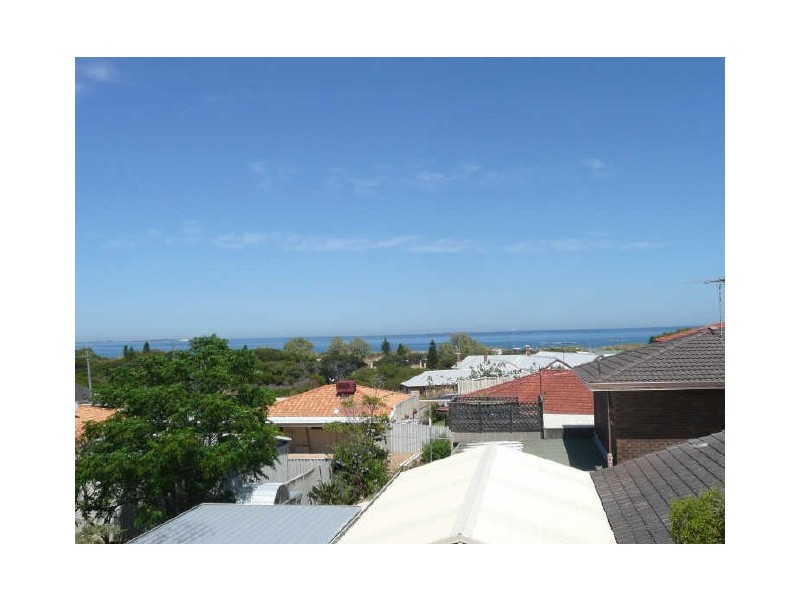 2 Dowse Court, Coogee WA 6166