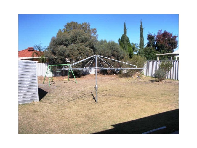 8 Moondyne Court, Seville Grove WA 6112