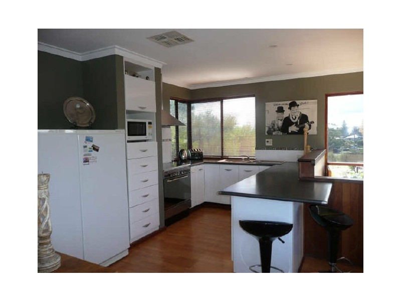 24 Gnobar Way, Mullaloo WA 6027