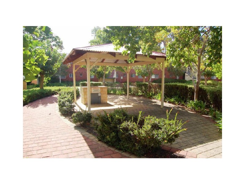 6/2 Benjamin Street, Armadale WA 6112